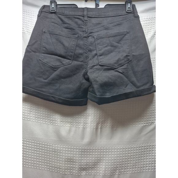 New Women's Sonoma Goods For Life Black Curvy High Rise Cuffed Shorts Size 6 - Picture 7 of 8